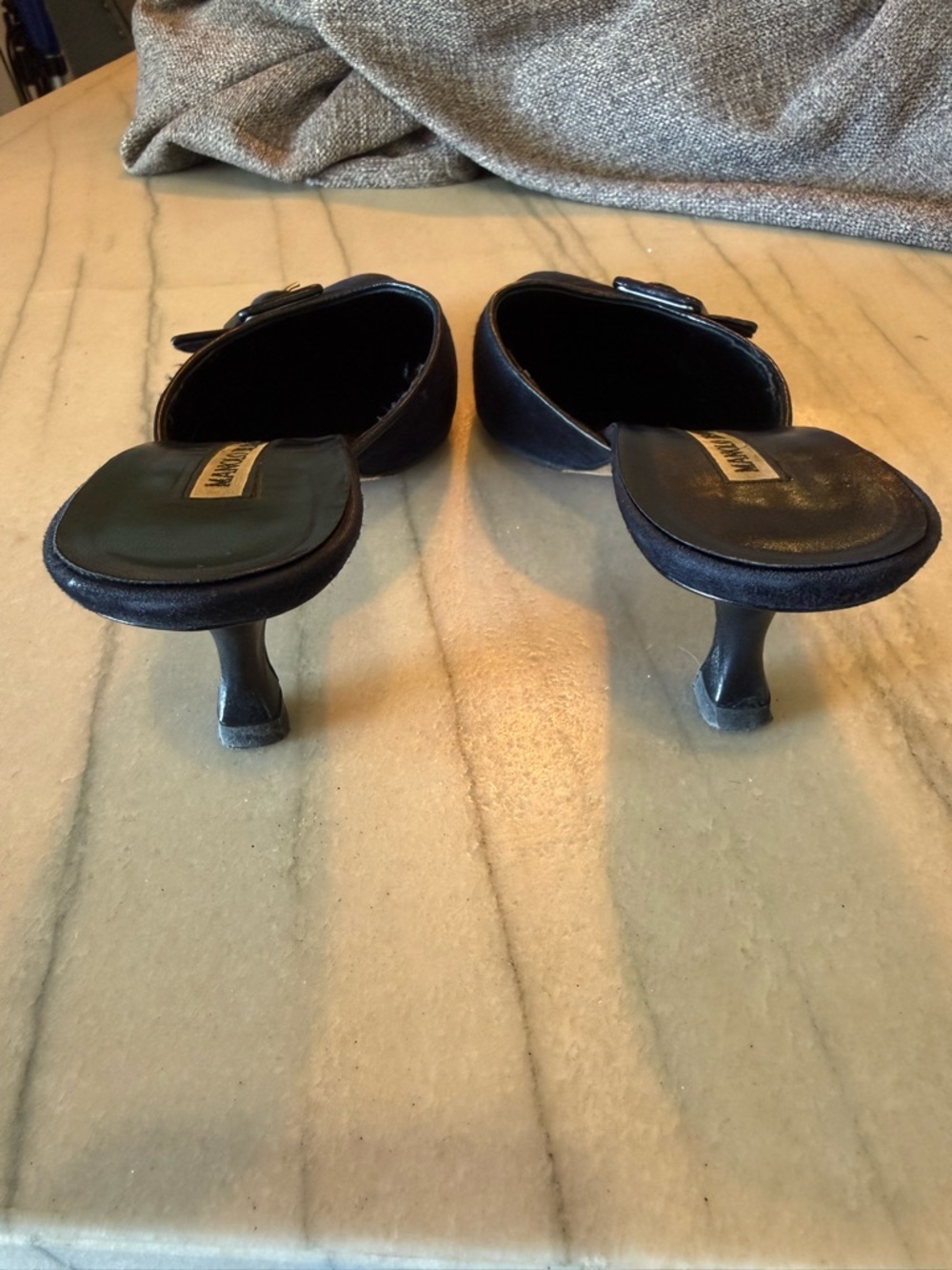Vintage Manolo Blahnik Navy Suede with Black Pointed Mules with Buckle 37.5 50mm - Picture 5 of 7